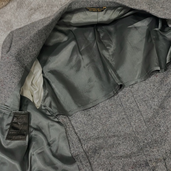 Vintage Tweed Classic Suit Jacket Blazer | Gray Texture Leather Elbow Caps - Picture 8 of 9